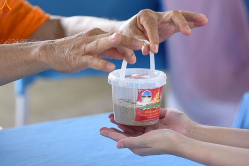 ภาพ No.246806:วันอาทิตย์ที่ 14 กันยายน พ.ศ. 2568 พิธีทอดผ้าป่า ซื้อดิน ปรับพื้นที่ลานธรรม  และพิธีกลั่นแผ่นดิน โปรยทราย สถาปนาองค์พระเจดีย์ เพื่อสร้างสันติภาพโลก  ณ ศูนย์ปฏิบัติธรรมสระบุรี อ.พระพุทธบาท จ.สระบุรี