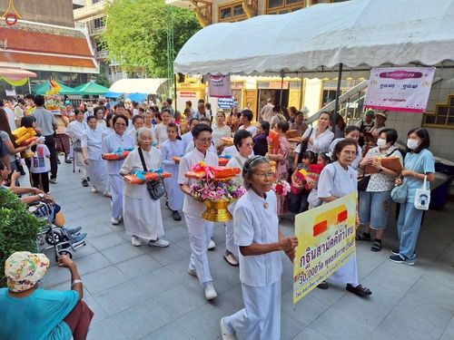 ภาพ No.253786:วันที่ 12 ตุลาคม พ.ศ. 2568 พิธีทอดกฐินสามัคคีทั่วไทย 30,000 วัด โดยคณะศิษยานุศิษย์ บูชาธรรม 81 ปี หลวงพ่อธัมมชโย ณ วัดสะพาน เขตคลองเตย กรุงเทพฯ