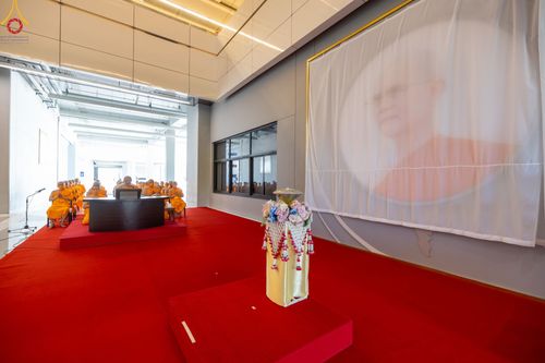 ภาพ No.103681:พิธีเปิดห้องนิทรรศการเพื่อสันติภาพโลก World Peace Lies Within ONE MAN'S VISION   วาระอายุวัฒนมงคล 83 ปี หลวงพ่อทัตตชีโว ณ ชั้น 2 อาคาร 100 ปี คุณยายอาจารย์ฯ วัดพระธรรมกาย วันพฤหัสบดีที่ 21 ธันวาคม พ.ศ. 2566