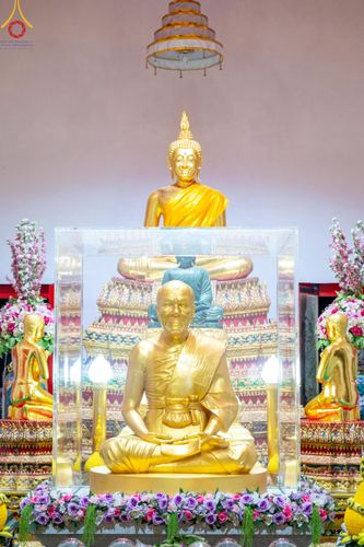 ภาพ No.110769:พระธรรมยาตราร่วมปฏิบัติธรรม และถ่ายภาพหมู่ประวัติศาสตร์ ในโครงการธรรมยาตรากตัญญูบูชา มหาปูชนียาจารย์ พระมงคลเทพมุนี(สด จนฺทสโร) พระผู้ปราบมาร อนุสรณ์สถาน 7 แห่ง ปีที่ 12 วันที่ 12 มกราคม พ.ศ. 2567 ณ วัดสองพี่น้อง จ.สุพรรณบุรี