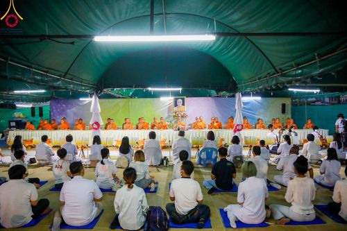 ภาพ No.108041:พิธีถวายภัตตาหารเป็นสังฆทาน แด่คณะพระธรรมยาตราฯ ในโครงการธรรมยาตรากตัญญูบูชา มหาปูชนียาจารย์ พระมงคลเทพมุนี(สด จนฺทสโร) พระผู้ปราบมาร อนุสรณ์สถาน 7 แห่ง ปีที่ 12 วันที่ 8 มกราคม พ.ศ. 2567 ณ อนุสรณ์สถานมหาวิหารพระมงคลเทพมุนี (โลตัสแลนด์) อ.สองพี่น้อง จ.สุ