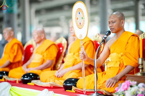 ภาพ No.142279:พิธีตักบาตรฉลองพระใหม่ ในโครงการอุปสมบทหมู่รุ่นผู้บริหาร  ณ วิหารคด วัดพระธรรมกาย วันอาทิตย์ที่ 23 มิถุนายน พ.ศ.2567