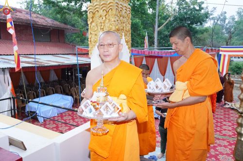 ภาพ No.80592:พิธีถวายพระบรมสารีริกธาตุแด่พระเดชพระคุณหลวงพ่อดร. ไมตรี ศากยะ เจ้าอาวาสวัดอานันทกุฏิ เพื่อประดิษฐานในเจดีย์สภาสงฆ์นิกายเถรวาท มหายานและวัชรยานแห่งเนปาล (Dharmodaya Sabha) ณ ลุมพินี ประเทศเนปาล  วันที่ 1 พฤษภาคม พ. ศ. 2566