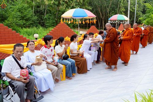 ภาพ No.253123:วันที่ 12 ตุลาคม พ.ศ. 2568 พิธีทอดกฐินสามัคคีทั่วไทย 30,000 วัด โดยคณะศิษยานุศิษย์ บูชาธรรม 81 ปี หลวงพ่อธัมมชโย ณ วัดป่าบ้านโคกหนองแซง จ.อุดรธานี