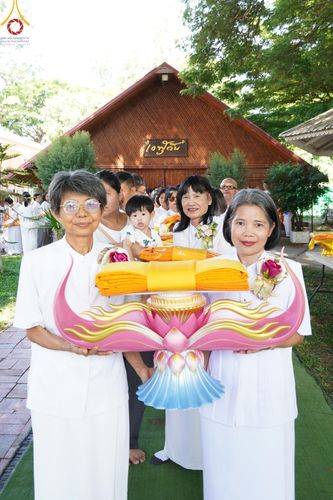 ภาพ No.142316:พิธีทอดผ้าป่าเพื่องานพระพุทธศาสนา , พิธีเจริญพระพุทธมนต์ , พิธีถวายสังฆทานแด่คณะสงฆ์ น้อมบูชาธรรม 80 ปี หลวงพ่อธัมมชโย และครบรอบ 12 ปี ธรรมอุทยานบ้านแป้ง อำเภอพรหมบุรี จังหวัดสิงห์บุรี ในวันเสาร์ที่ 22 มิถุนายน พ.ศ. 2567