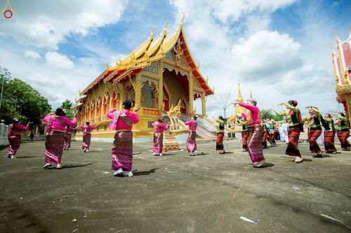 ภาพ No.251837:วันที่ 8 ตุลาคม พ.ศ. 2568 พิธีทอดกฐินสามัคคีทั่วไทย 30,000 วัด โดยคณะศิษยานุศิษย์ บูชาธรรม 81 ปี หลวงพ่อธัมมชโย ณ วัดโคกบำรุงราษฎร์ อ.ดำเนินสะดวก จ.ราชบุรี