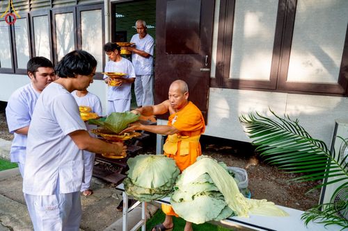 ภาพ No.216639:วันอาทิตย์ที่ 6 เมษายน พ.ศ. 2568 พิธีตัดปอยผม และปลงผมนาคธรรมทายาท โครงการบวชบูชาธรรม81ปี หลวงพ่อธัมมชโย โครงการ 1 และ 2 โครงการนานาชาติ AEC&WAB รุ่น CEO (ผู้บริหาร) รุ่นที่4 ณ หมู่บ้านบรรลุธรรม วัดพระธรรมกาย