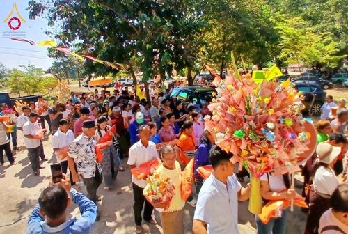 ภาพ No.176829:พิธีทอดกฐิน ณ วัดห้วยทรายทอง ต.ประดู่งาม อ.ศรีเทพ จ.เพชรบูรณ์ ในโครงการทอดกฐินสามัคคีทั่วไทย 30,000 วัด บูชาธรรม 80 ปี หลวงพ่อธัมมชโย โดยคณะศิษยานุศิษย์วัดพระธรรมกาย วันที่ 11 พฤศจิกายน พ.ศ. 2567