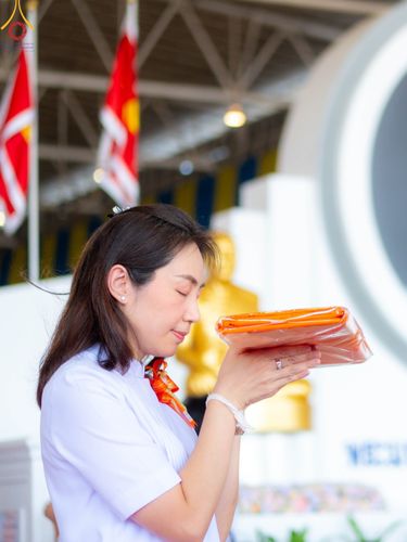 ภาพ No.99740:พิธีทอดผ้าป่า ต้นสมบัติจักรพรรดิ ในวันอาทิตย์ที่ 3 ธันวาคม พ.ศ. 2566 ณ สภาธรรมกายสากล วัดพระธรรมกาย จ.ปทุมธานี