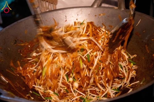 ภาพ No.194323:พิธีถวายภัตตาหารเป็นสังฆทาน แด่พระธรรมยาตรา ณ อนุสรณ์สถานมหาวิหารพระมงคลเทพมุนี (โลตัสแลนด์) อ.สองพี่น้อง จ.สุพรรณบุรี ในโครงการธรรมยาตรา กตัญญูบูชา มหาปูชนียาจารย์ พระมงคลเทพมุนี(สด จนฺทสโร) พระผู้ปราบมาร ปีที่ 13 วันที่ 13 มกราคม พ.ศ.2568