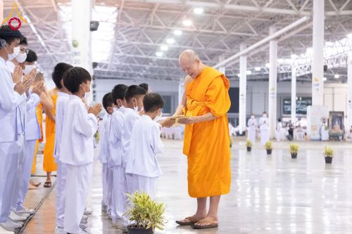 ภาพ No.127021:พิธีมอบใบประกาศเกียรติคุณองค์กรนานาชาติ และหน่วยงานที่ชักชวนคนร่วมโครงการนั่งสมาธิเพื่อสันติภาพโลกมากที่สุด วันอาทิตย์ที่ 1 มีนาคม พ.ศ. 2567 ณ สภาธรรมกายสากล วัดพระธรรมกาย