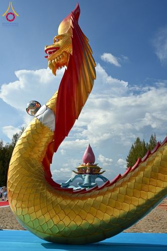 ภาพ No.162041:พิธีโปรยรัตนชาติ ลานอเนกประสงค์พญานาค 4 ตระกูล วันพฤหัสบดีที่ 17 ตุลาคม พ.ศ. 2567 ณ พุทธอุทยานนานาชาติ จังหวัดหนองคาย