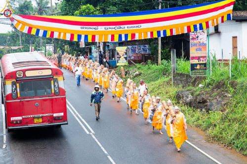 ภาพ No.140885:PhotoStory มหาศรัทธา ธรรมยาตราศรีลังกา EP.5 โครงการสยาม-ลังกา ธรรมยาตรา ฉลองเทศกาลวิสาขบูชาแห่งชาติ ศรีลังกา บูชาธรรม 80 ปีหลวงพ่อธัมมชโย เส้นทางจาก เมืองดัมบูลลา ไปยัง เมืองมาตะเล ตั้งแต่วันที่ 17-20 พฤษภาคม พ.ศ.2567