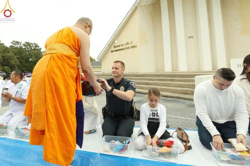 ภาพ No.100361:พิธีทอดกฐินบรมจักรพรรดิ ณ วัดพระธรรมกายเท็กซัส รัฐเท็กซัส สหรัฐอเมริกา วันอาทิตย์ที่ 12 พฤศจิกายน พ.ศ. 2566
