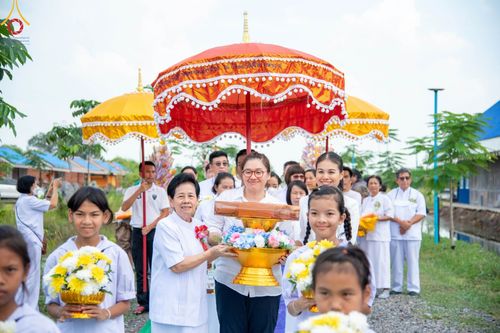 ภาพ No.92660:พิธีทอดกฐินวัดศรีวรรณวนาราม จ.ปทุมธานี และพิธีอัญเชิญพระสารีริกธาตุ วันที่ 4 พฤศจิกายน พ.ศ. 2566