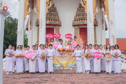 พิธีทอดกฐิน ณ วัดบางเพรียง อ.บางบ่อ จ.สมุทรปราการ  ในโครงการกฐินสามัคคีทั่วไทย 30,000 วัด บูชาธรรม 80 ปี หลวงพ่อธัมมชโย โดยคณะศิษยานุศิษย์วัดพระธรรมกาย วันที่ 15 พฤศจิกายน พ.ศ. 2567