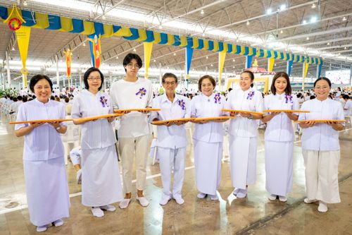 ภาพ No.215341:วันอาทิตย์ต้นเดือนที่ 6 เมษายน พ.ศ. 2568 ขบวนอัญเชิญผ้าป่าสมทบ มหาสังฆทาน 40,000 กว่าวัดทั่วประเทศ ณ สภาธรรมกายสากล วัดพระธรรมกาย