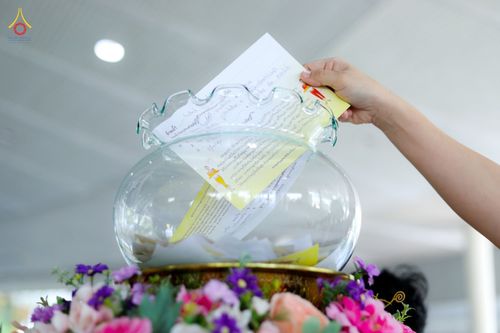 ภาพ No.81047:พิธีบุพเปตพลี ครั้งที่ 135 ร่วมอุทิศบุญแด่หมู่ญาติที่ล่วงลับไปแล้ว และสืบทอดอายุพระพุทธศาสนา วันศุกร์ที่ 19 พฤษภาคม พ.ศ. 2566 (วันพระ แรม 15 ค่ำ เดือน 6) ณ หอฉันคุณยายอาจารย์ วัดพระธรรมกาย