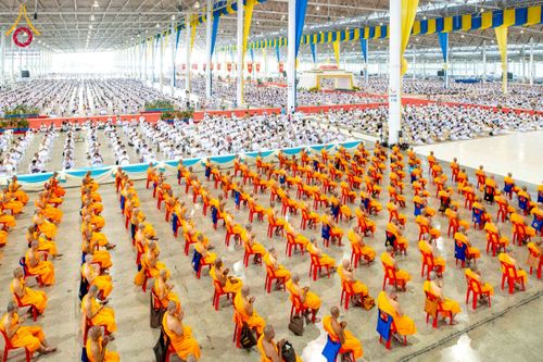 ภาพ No.277092:วันอาทิตย์ที่ 7 ธันวาคม พ.ศ. 2568 พิธีบูชาข้าวพระ ณ สภาธรรมกายสากล วัดพระธรรมกาย