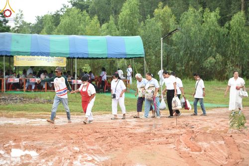 ภาพ No.146521:พิธีทอดผ้าป่าสร้างหลังคาอาคาร 80 ปี หลวงพ่อธัมมชโย ณ ศูนย์ปฎิบัติธรรมวิหารแดง จังหวัดสระบุรี วันอาทิตย์ที่ 28 กรกฎาคม พ.ศ. 2567