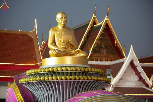 ภาพ No.195291:พิธีตักบาตรพระธรรมยาตรา ณ อนุสรณ์สถานลำดับที่ 3 สถานที่เกิดใหม่ในเพศสมณะ วัดสองพี่น้อง ต.ต้นตาล อ.สองพี่น้อง จ.สุพรรณบุรี ในโครงการธรรมยาตรา กตัญญูบูชา มหาปูชนียาจารย์ พระมงคลเทพมุนี(สด จนฺทสโร) พระผู้ปราบมาร ปีที่ 13 วันที่ 15 มกราคม พ.ศ.2568