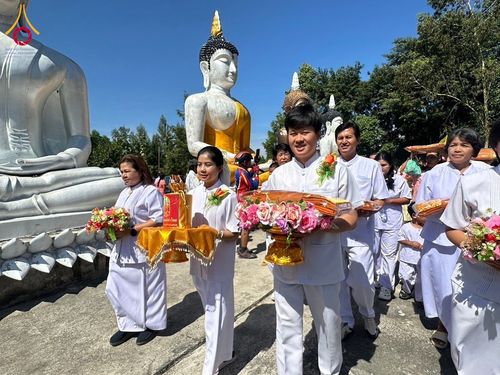 ภาพ No.177080:พิธีทอดกฐิน ณ สำนักสงฆ์ป่าแสงธรรมนิเวศ ต.เกาะจันทร์ อ.เกาะจันทร์ จ.ชลบุรี ในโครงการทอดกฐินสามัคคีทั่วไทย 30,000 วัด บูชาธรรม 80 ปี หลวงพ่อธัมมชโย โดยคณะศิษยานุศิษย์วัดพระธรรมกาย วันที่ 9 พฤศจิกายน พ.ศ. 2567
