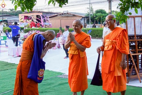 ภาพ No.229802:วันพฤหัสบดีที่ 26 มิถุนายน พ.ศ. 2568 พิธีตักบาตรพระ 1,165 รูป ฉลองก่อตั้งเมืองวานรนิวาส ครบรอบ 164 ปี ณ ถนนวานรนิวาส-อากาศอำนวย อ.วานรนิวาส จ.สกลนคร