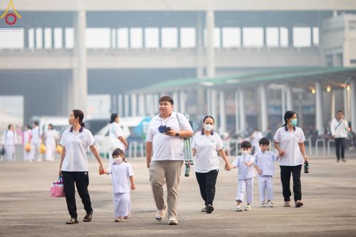 ภาพ No.205806:พิธีตักบาตร และ พิธีบูชาข้าวพระ ในวันอาทิตย์ต้นเดือน 2 กุมภาพันธ์ พ.ศ. 2568 ณ สภาธรรมกายสากล วัดพระธรรมกาย