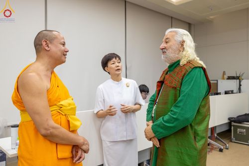 ภาพ No.63375:การสัมมนา World Peace Inner Peace : Lord Buddha 's Social Doctrine to resolve Global Issues ณ อาคาร 100 ปี คุณยายอาจารย์ฯ วัดพระธรรมกาย วันพฤหัสบดี ที่ 25 เมษายน พ.ศ. 2567