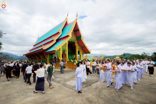 ภาพ No.267927:วันที่ 29 ตุลาคม พ.ศ. 2568 พิธีทอดกฐินสามัคคีทั่วไทย ณ วัดวังกระแพร อ.โป่งน้ำร้อน จ.จันทบุรี โดยคณะศิษยานุศิษย์ บูชาธรรม 81 ปี หลวงพ่อธัมมชโย