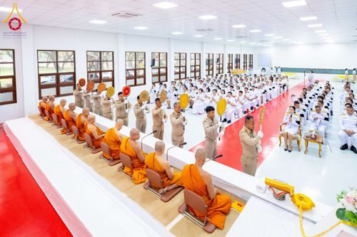 ภาพ No.275967:วันที่ 5 ธันวาคม พ.ศ. 2568 พสกนิกรอำเภอคลองหลวง พร้อมใจบำเพ็ญกุศลอุทิศถวาย “ในหลวงรัชกาลที่ 9” น้อมรำลึกในพระมหากรุณาธิคุณ เนื่องในวันคล้ายวันพระบรมราชสมภพ วันชาติ และวันพ่อแห่งชาติ ณ อาคารปลูกศรัทธา 2 วัดพระธรรมกาย อำเภอคลองหลวง จังหวัดปทุมธานี