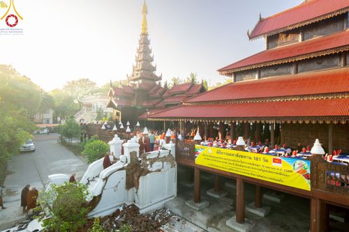 ภาพ No.220055:วันพุธที่ 16 เมษายน พ.ศ. 2568 วัดพระธรรมกายถวายมหาสังฆทาน มอบสิ่งของและทุนทรัพย์กว่า 4 ล้านบาท บรรเทาทุกข์ 181 วัดแผ่นดินไหวเมียนมา