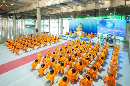 ภาพ No.145684:พิธีตักบาตรฉลองพระใหม่ รุ่นเข้าพรรษา ณ วิหารคด วัดพระธรรมกาย วันเสาร์ที่ 20 กรกฎาคม พ.ศ. 2567