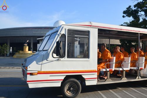 ภาพ No.157621:พิธีถวายภัตตาหารเมนูสวรรค์ ในพรรษาแห่งการเข้าถึงธรรม วันเสาร์ที่ 28 กันยายน พ.ศ. 2567 ณ หอฉันคุณยายอาจารย์ฯ วัดพระธรรมกาย