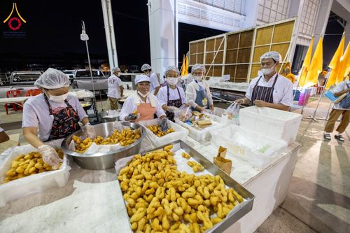 ภาพ No.120560:พิธีถวายภัตตาหารเป็นสังฆทาน แด่คณะพระธรรมยาตรา ปีที่ 12 วันที่ 29 มกราคม พ.ศ. 2567 ณ สภาธรรมกายสากล วัดพระธรรมกาย