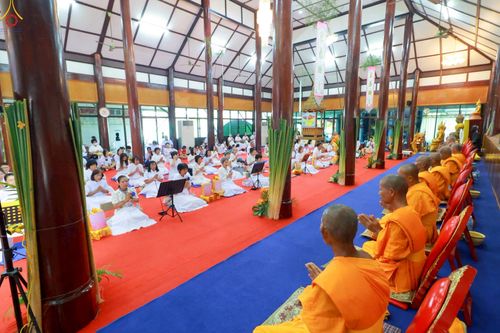 ภาพ No.254411:วันที่ 11 ตุลาคม พ.ศ. 2568 พิธีทอดกฐินสามัคคีทั่วไทย 30,000 วัด โดยคณะศิษยานุศิษย์ บูชาธรรม 81 ปี หลวงพ่อธัมมชโย ณ วัดกลางธนรินทร์ อ.พรหมบุรี จ.สิงห์บุรี