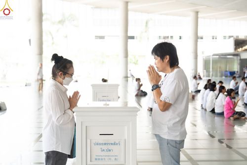 ภาพ No.134724:พิธีบุพเปตพลี ครั้งที่ 148 อุทิศบุญแด่หมู่ญาติที่ล่วงลับไปแล้ว (วันพระ แรม 15 ค่ำ เดือน 4) ณ หอฉันคุณยายอาจารย์ฯ วัดพระธรรมกาย จ.ปทุมธานี