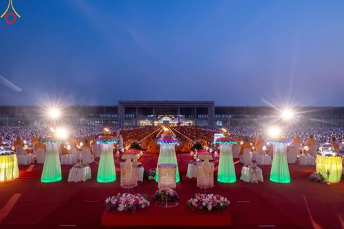 ภาพ No.122171:พิธีจุดประทีปถวายเป็นพุทธบูชา และบูชาธรรมมหาปูชนียาจารย์ พระมงคลเทพมุนี(สด จนฺทสโร) ในโครงการธรรมยาตรา กตัญญูบูชา มหาปูชนียาจารย์ พระมงคลเทพมุนี(สด จนฺทสโร) พระผู้ปราบมาร อนุสรณ์สถาน 7 แห่ง ปีที่ 12 วันที่ 31 มกราคม พ.ศ. 2567 ณ วัดพระธรรมกาย จ.ปทุมธานี (