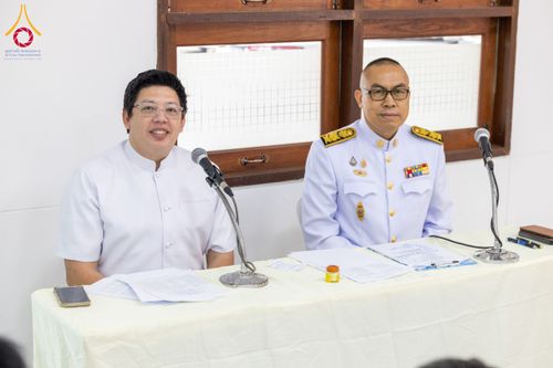 ภาพ No.179549:พิธีเจริญพระพุทธมนต์ พิธีทำบุญตักบาตรถวายพระราชกุศล และพิธีวางพานพุ่มดอกไม้ถวายราชสักการะ  แด่พระบาทสมเด็จพระบรมชนกาธิเบศร มหาภูมิพลอดุลยเดชมหาราช บรมนาถบพิตร เนื่องในวันคล้ายวันพระบรมราชสมภพ วันชาติ และวันพ่อแห่งชาติ วันพฤหัสบดีที่ 5 ธันวาคม พ.ศ. 2567 ณ