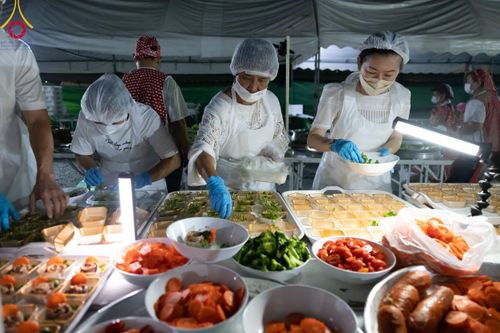 ภาพ No.109130:พิธีถวายภัตตาหารเป็นสังฆทาน แด่คณะพระธรรมยาตราฯ วันที่ 10 มกราคม พ.ศ. 2567 ณ อนุสรณ์สถานคลองบางนางแท่น อ.สามพราน จ.นครปฐม