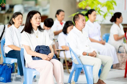 ภาพ No.242908:วันที่ 31 สิงหาคม พ.ศ. 2568 พิธีตัดปอยผมและปลงผม โครงการอุปสมบทหมู่บูชาธรรม ครบรอบ 108 ปี วันครูผู้ค้นพบวิชชาธรรมกาย ณ วัดพระธรรมกาย