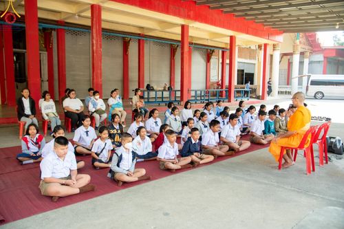 ภาพ No.189767:พิธีทอดผ้าป่าทำนุบำรุงศาสนสถาน ณ วัดอัมพวัน ต.สองพี่น้อง อ.สองพี่น้อง จ.สุพรรณบุรี ในโครงการธรรมยาตรา กตัญญูบูชา มหาปูชนียาจารย์ พระมงคลเทพมุนี(สด จนฺทสโร) พระผู้ปราบมาร อนุสรณ์สถาน 7 แห่ง ปีที่ 13 วันที่ 5 มกราคม พ.ศ. 2568