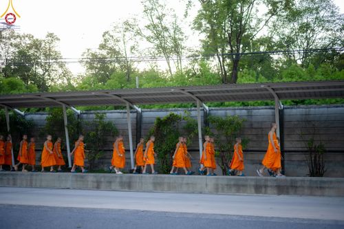 ภาพ No.147701:พิธีถวายภัตตาหารเมนูสวรรค์ ในพรรษาแห่งการเข้าถึงธรรม วันเสาร์ที่ 10 สิงหาคม พ.ศ. 2567 ณ หอฉันคุณยายอาจารย์ฯ วัดพระธรรมกาย