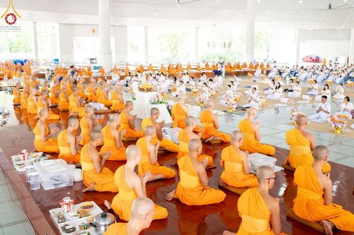 ภาพ No.211840:วันเสาร์ที่ 15 มีนาคม พ.ศ. 2568 พิธีถวายภัตตาหารเมนูสวรรค์ เพื่อการบรรลุธรรม ณ หอฉันคุณยายฯ วัดพระธรรมกาย