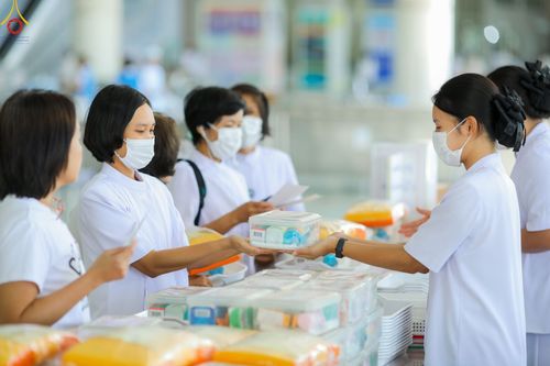 ภาพ No.86675:พิธีบุพเปตพลี  ครั้งที่ 139 ร่วมอุทิศบุญแด่หมู่ญาติที่ล่วงลับไปแล้ว และสืบทอดอายุพระพุทธศาสนา วันพฤหัสบดีที่ 31 สิงหาคม พ.ศ.2566 วันพระขึ้น 15 ค่ำ เดือน 9 ณ หอฉันคุณยายอาจารย์ฯ วัดพระธรรมกาย