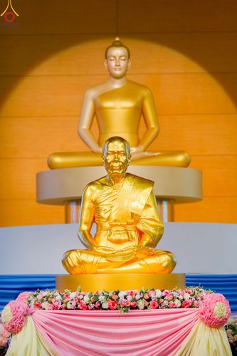 ภาพ No.88789:พิธีบูชาครูผู้ค้นพบวิชชาธรรมกาย วันศุกร์ที่ 29 กันยายน พ.ศ. 2566 วันเพ็ญขึ้น 15 ค่ำ เดือน 10 ณ วัดพระธรรมกาย