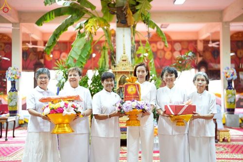 ภาพ No.250179:วันพุธที่ 8 ตุลาคม พ.ศ. 2568 พิธีทอดกฐินสามัคคีทั่วไทย 30,000 วัด โดยคณะศิษยานุศิษย์ บูชาธรรม 81 ปี หลวงพ่อธัมมชโย ณ วัดคลองเตยใน กรุงเทพฯ