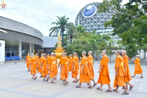 ภาพ No.247334:วันจันทร์ที่ 22 กันยายน พ.ศ. 2568 (วันพระ แรม 15 ค่ำ เดือน 10) พิธีบุพเปตพลี ครั้งที่ 170 ร่วมอุทิศบุญแด่หมู่ญาติที่ล่วงลับไปแล้ว และสืบทอดอายุพระพุทธศาสนา ณ หอฉันคุณยายอาจารย์ฯ วัดพระธรรมกาย