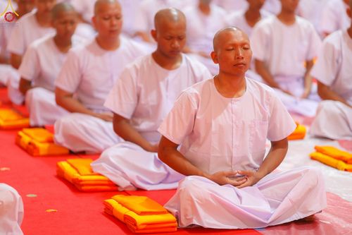 ภาพ No.103209:พิธีบรรพชา พิธีขอศีลและนิสัย ธรรมทายาทชาวอินโดนีเซียกว่า 1,000 คน ณ มหาเจดีย์บุโรพุทโธ ประเทศอินโดนีเซีย ในวันที่ 19 ธันวาคม พ.ศ. 2566