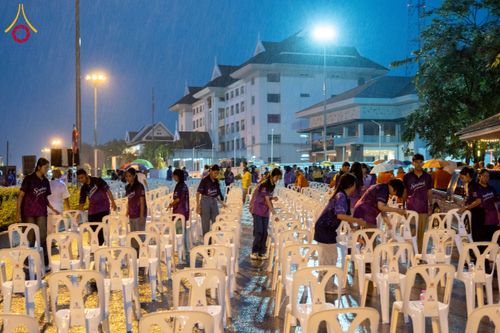 ภาพ No.226030:วันอาทิตย์ที่ 25 พฤษภาคม พ.ศ. 2568 พิธีตักบาตรพระ 1,000 รูปเมืองตรัง ครบรอบ 110 ปี เมืองทับเที่ยง ถวายเป็นพุทธบูชา ถวายเป็นพระราชกุศลแด่รัชกาลที่ 10 และอุทิศส่วนกุศลแด่อดีตเจ้าเมืองตรัง และบรรพบุรุษ ณ บริเวณหน้าศาลากลางจังหวัดตรัง ถนนพระราม 6